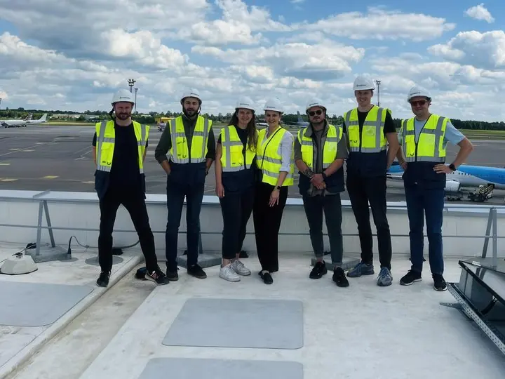 2025 · VNO T4 — the team on the terminal roof